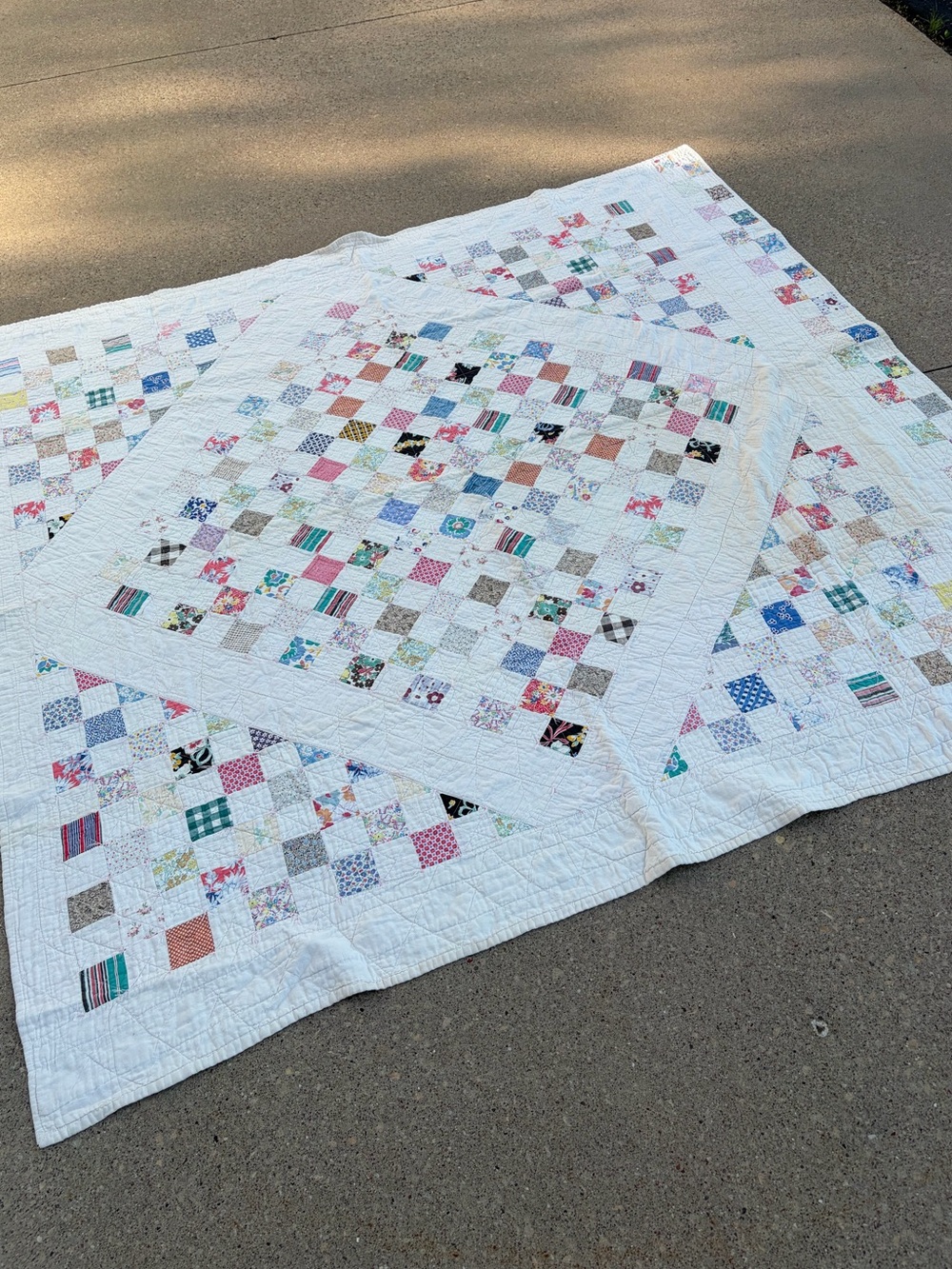 Vintage 1920-1940s checkerboard Irish quilt patchwork diamond feed sack blanket - Picture 11 of 11
